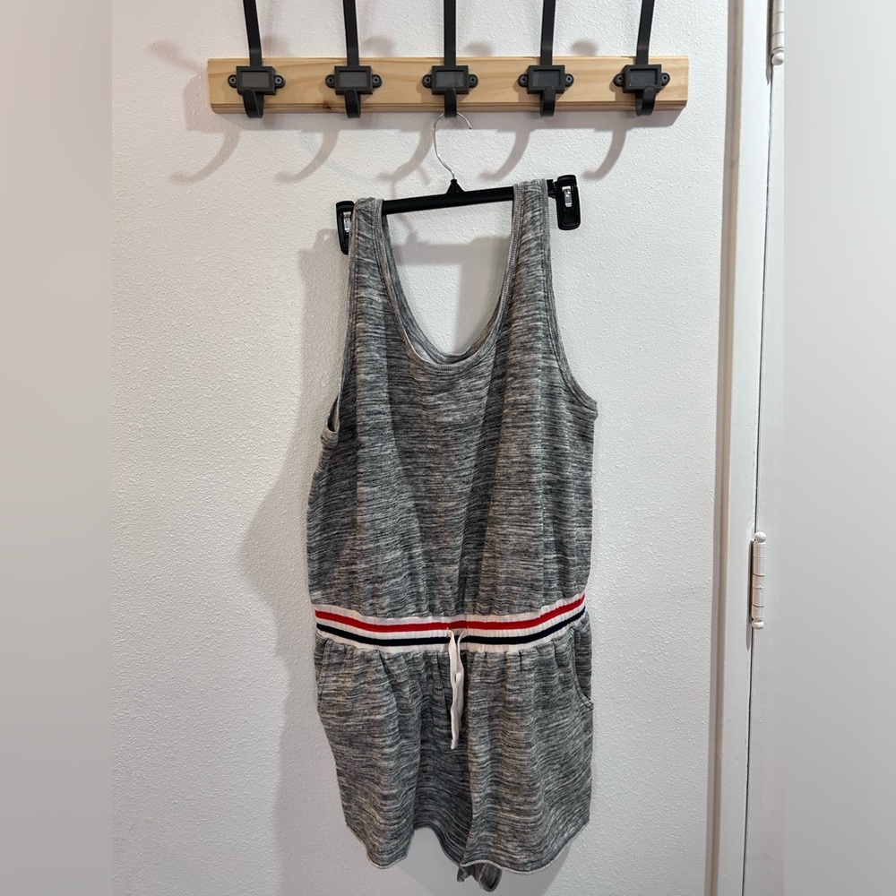 Lightweight romper size L